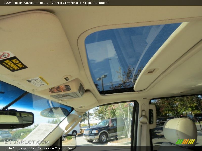 Mineral Grey Metallic / Light Parchment 2004 Lincoln Navigator Luxury