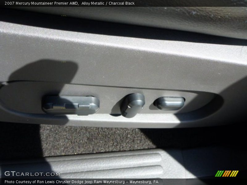 Alloy Metallic / Charcoal Black 2007 Mercury Mountaineer Premier AWD