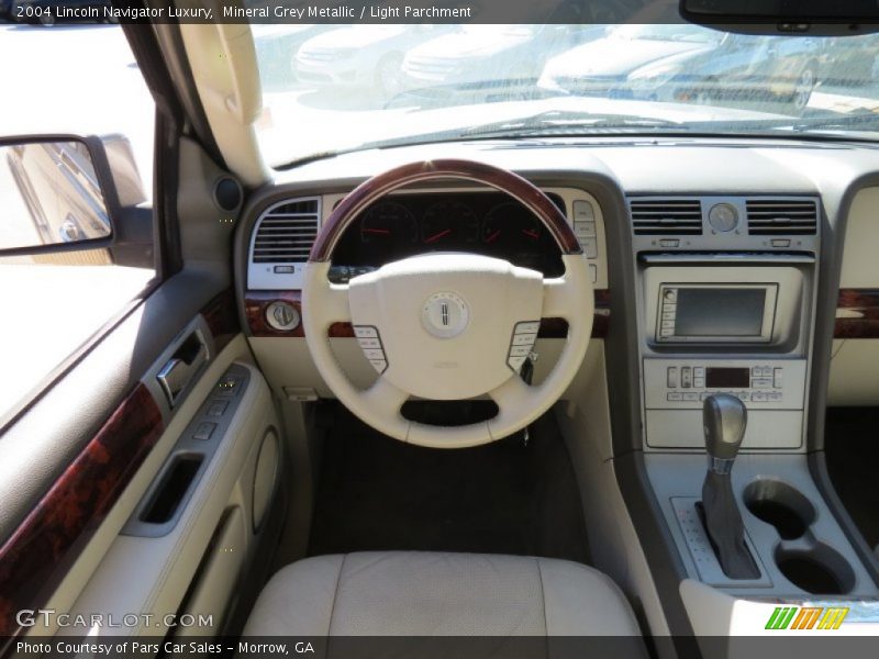 Mineral Grey Metallic / Light Parchment 2004 Lincoln Navigator Luxury