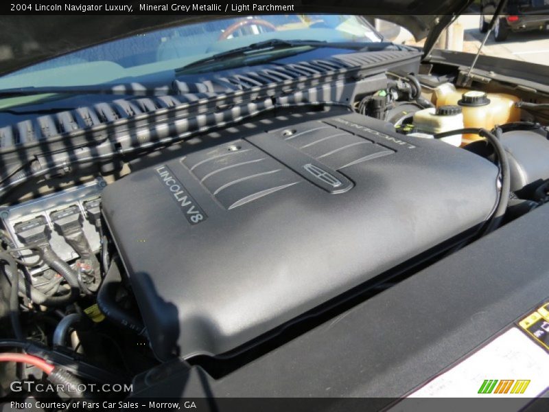 Mineral Grey Metallic / Light Parchment 2004 Lincoln Navigator Luxury