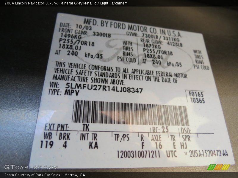 Mineral Grey Metallic / Light Parchment 2004 Lincoln Navigator Luxury