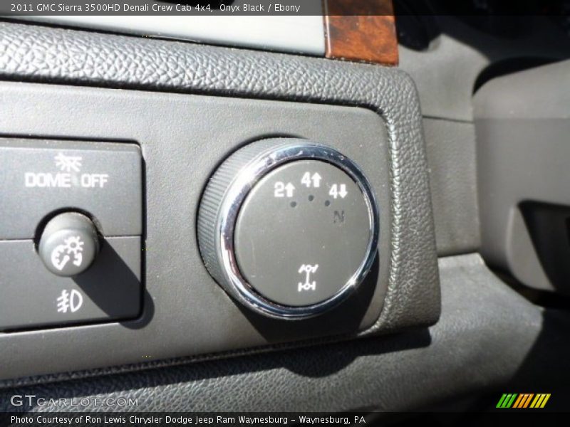 Onyx Black / Ebony 2011 GMC Sierra 3500HD Denali Crew Cab 4x4