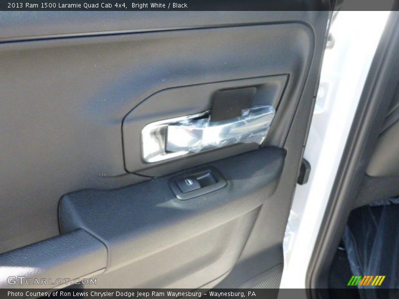 Bright White / Black 2013 Ram 1500 Laramie Quad Cab 4x4