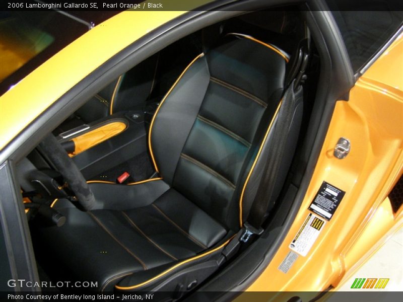 Front Seat of 2006 Gallardo SE
