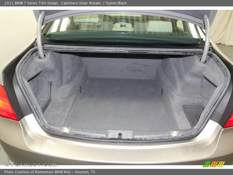  2011 7 Series 740i Sedan Trunk