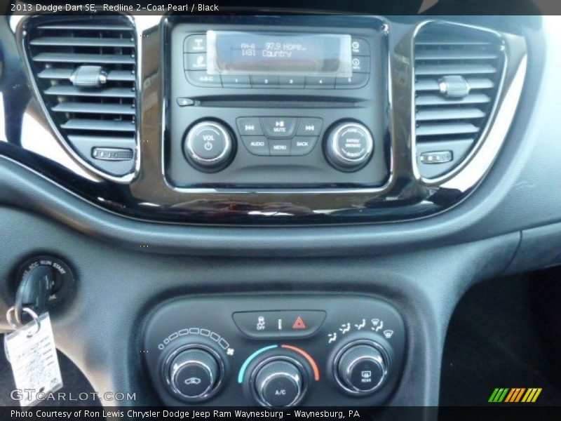 Redline 2-Coat Pearl / Black 2013 Dodge Dart SE