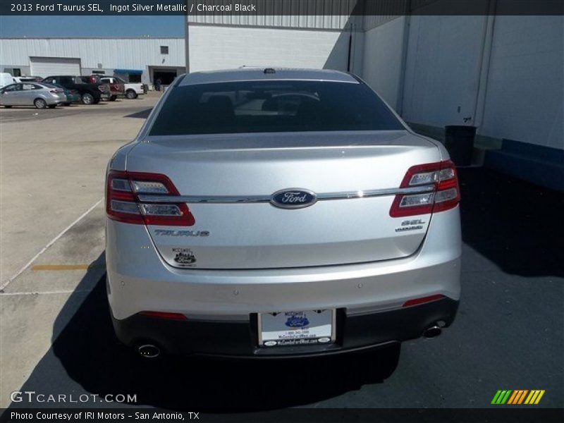 Ingot Silver Metallic / Charcoal Black 2013 Ford Taurus SEL