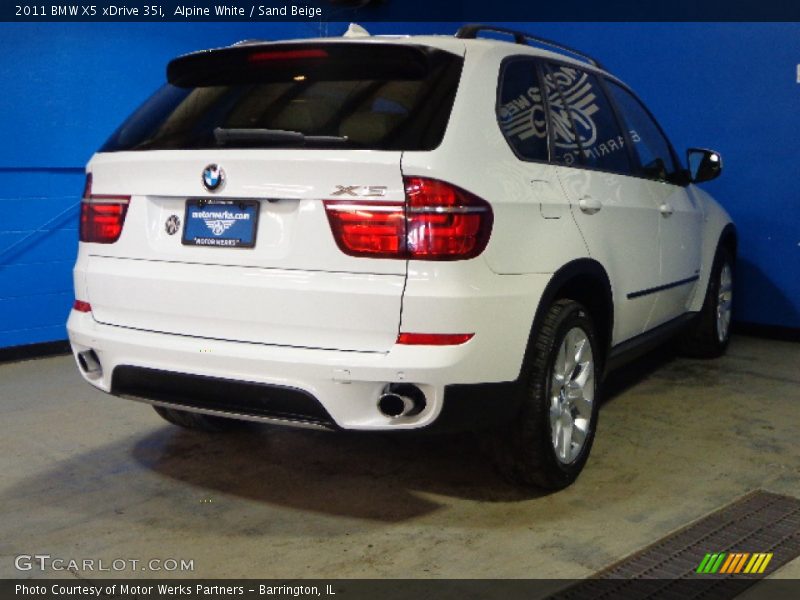 Alpine White / Sand Beige 2011 BMW X5 xDrive 35i