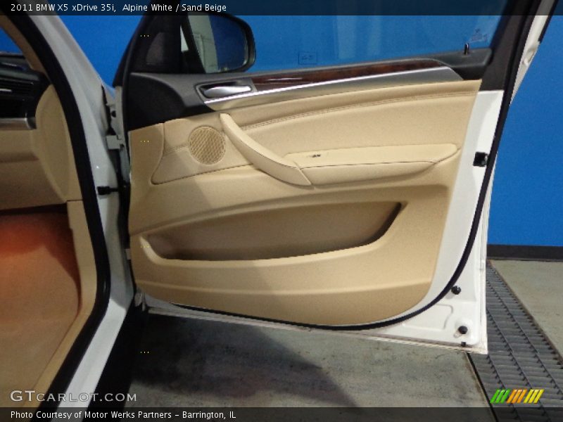 Alpine White / Sand Beige 2011 BMW X5 xDrive 35i