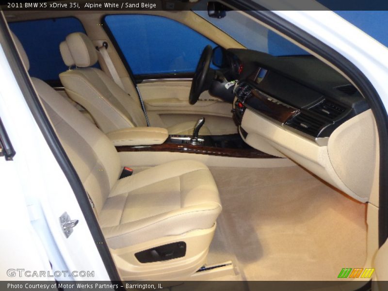 Alpine White / Sand Beige 2011 BMW X5 xDrive 35i