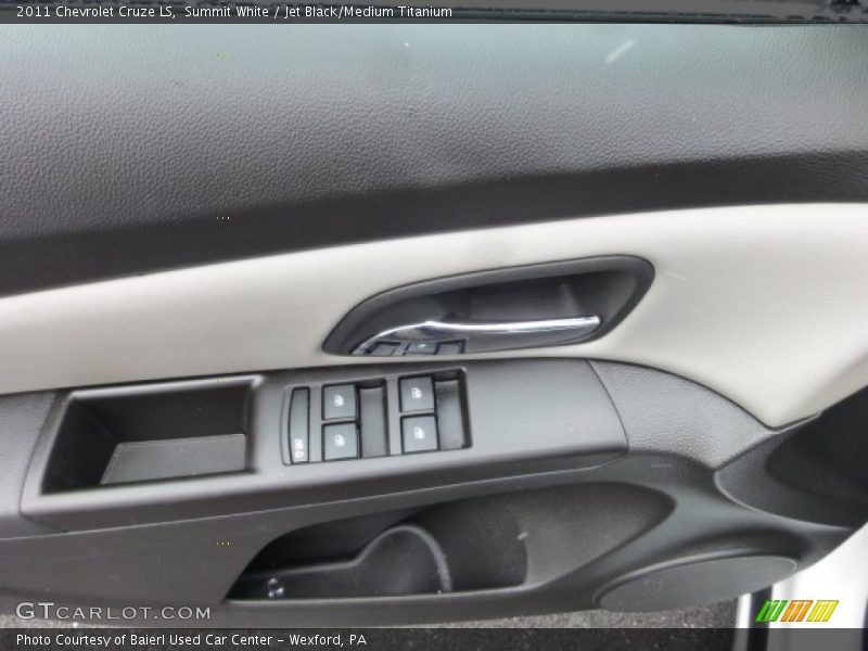 Summit White / Jet Black/Medium Titanium 2011 Chevrolet Cruze LS