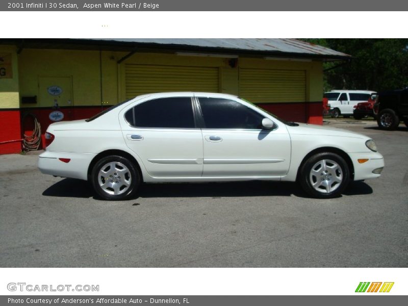 Aspen White Pearl / Beige 2001 Infiniti I 30 Sedan