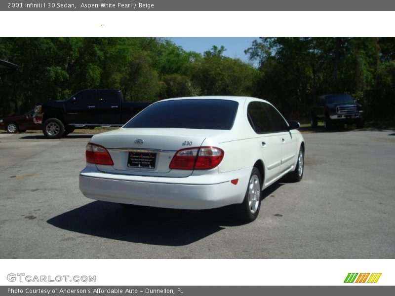 Aspen White Pearl / Beige 2001 Infiniti I 30 Sedan