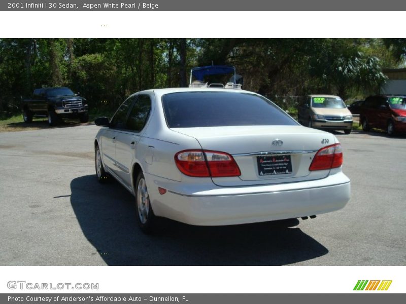 Aspen White Pearl / Beige 2001 Infiniti I 30 Sedan