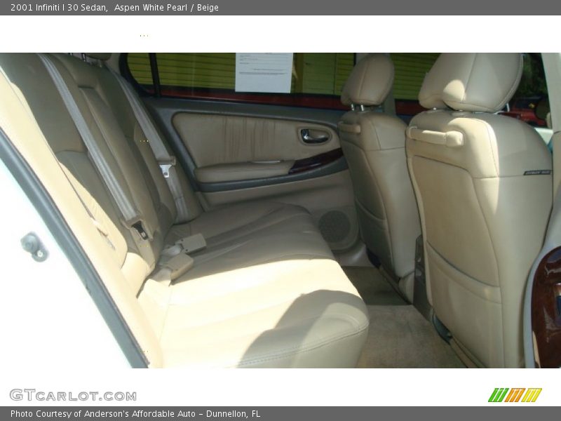 Aspen White Pearl / Beige 2001 Infiniti I 30 Sedan