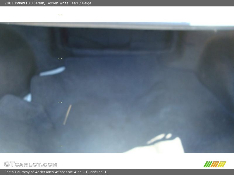 Aspen White Pearl / Beige 2001 Infiniti I 30 Sedan