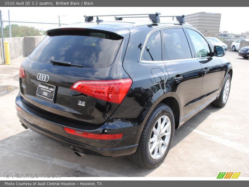 Brilliant Black / Black 2010 Audi Q5 3.2 quattro
