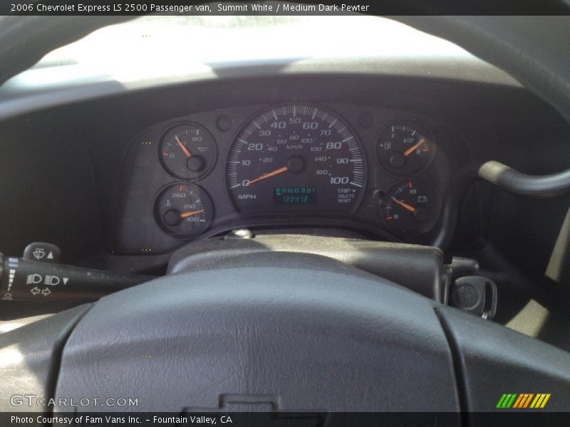 Summit White / Medium Dark Pewter 2006 Chevrolet Express LS 2500 Passenger van