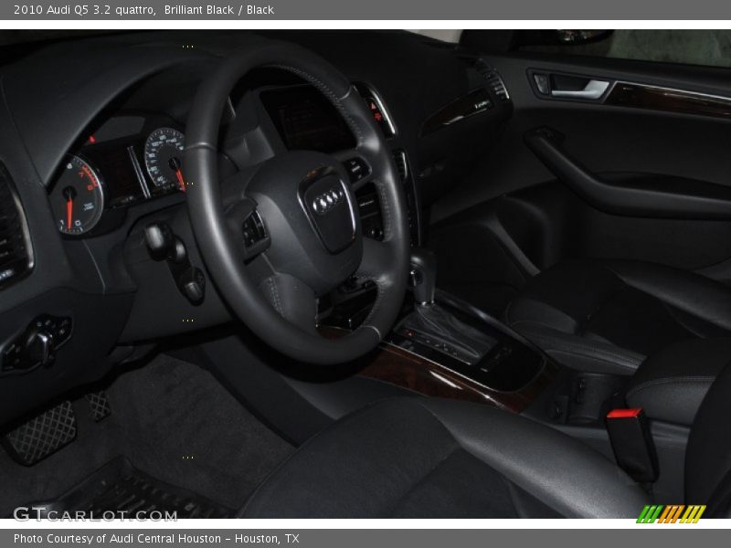 Brilliant Black / Black 2010 Audi Q5 3.2 quattro