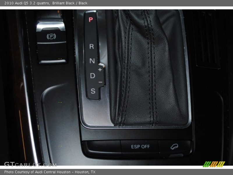 Brilliant Black / Black 2010 Audi Q5 3.2 quattro