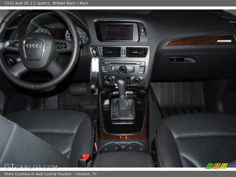 Brilliant Black / Black 2010 Audi Q5 3.2 quattro