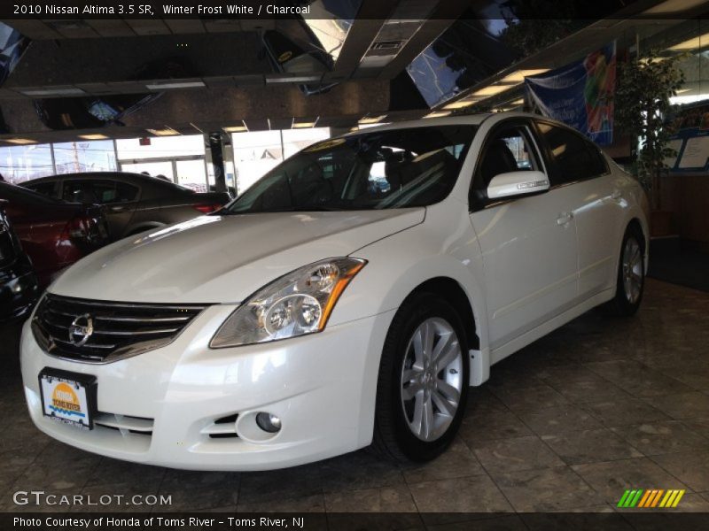 Winter Frost White / Charcoal 2010 Nissan Altima 3.5 SR