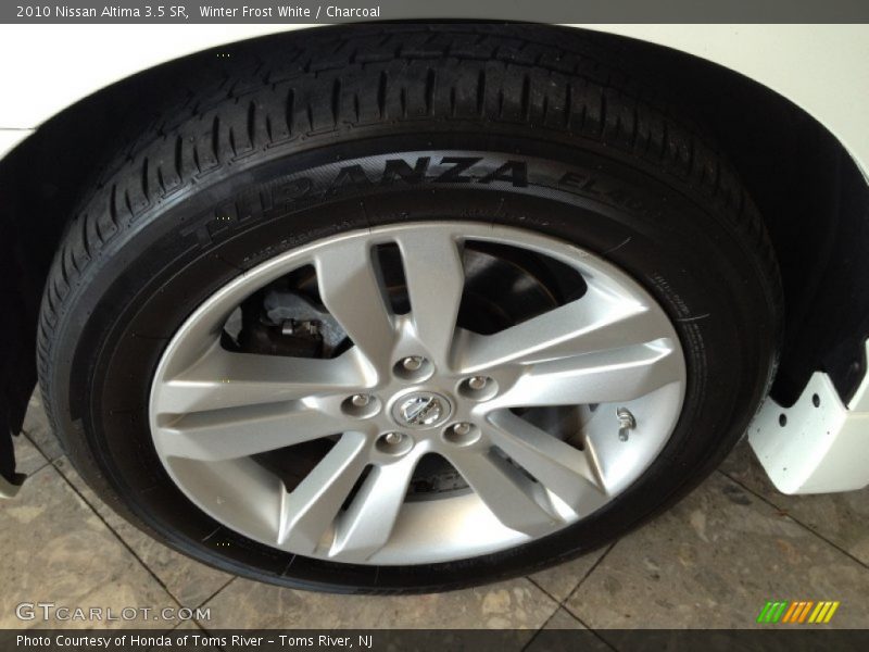 Winter Frost White / Charcoal 2010 Nissan Altima 3.5 SR