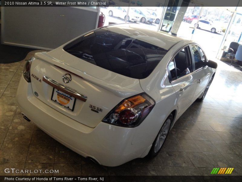 Winter Frost White / Charcoal 2010 Nissan Altima 3.5 SR