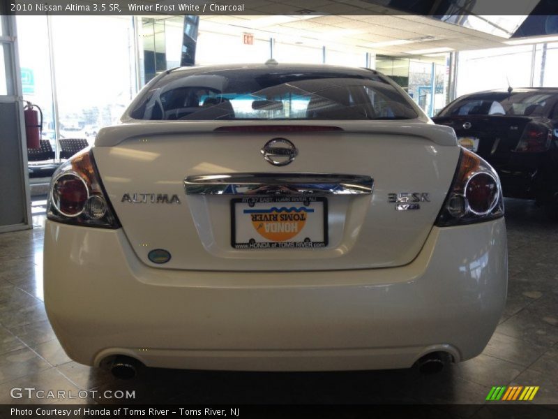 Winter Frost White / Charcoal 2010 Nissan Altima 3.5 SR