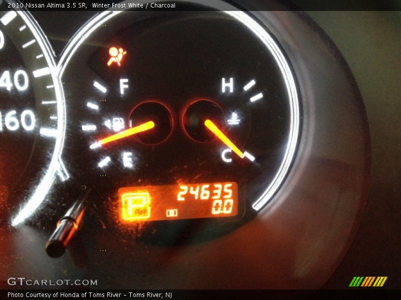 Winter Frost White / Charcoal 2010 Nissan Altima 3.5 SR