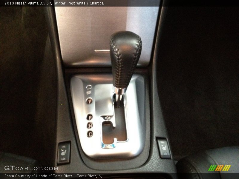 Winter Frost White / Charcoal 2010 Nissan Altima 3.5 SR