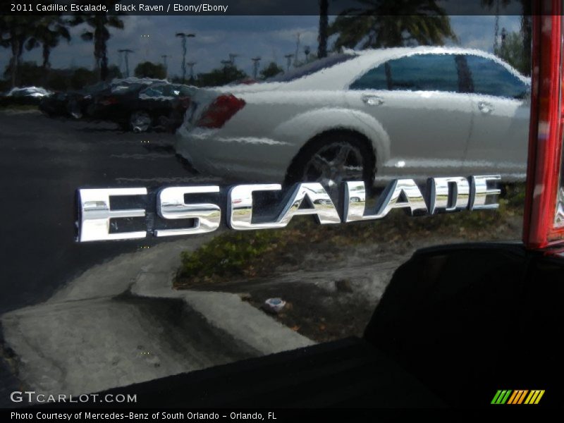 Black Raven / Ebony/Ebony 2011 Cadillac Escalade