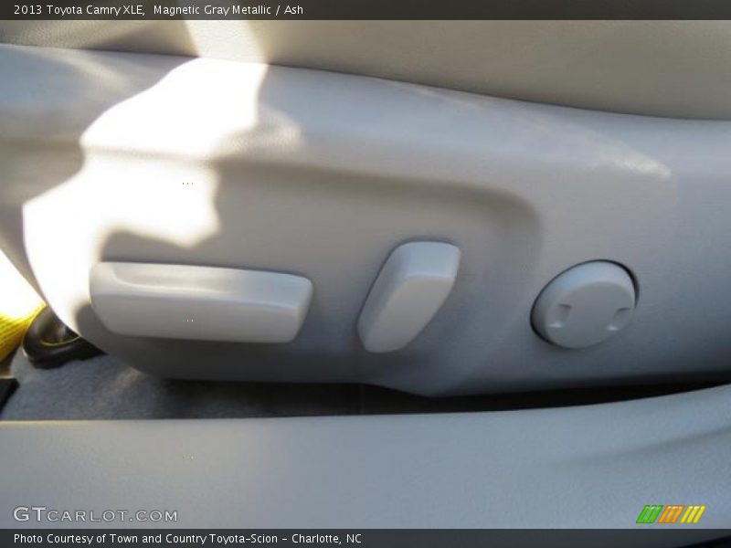 Magnetic Gray Metallic / Ash 2013 Toyota Camry XLE