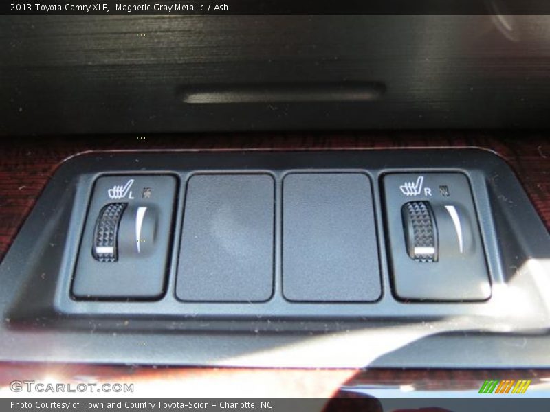 Magnetic Gray Metallic / Ash 2013 Toyota Camry XLE
