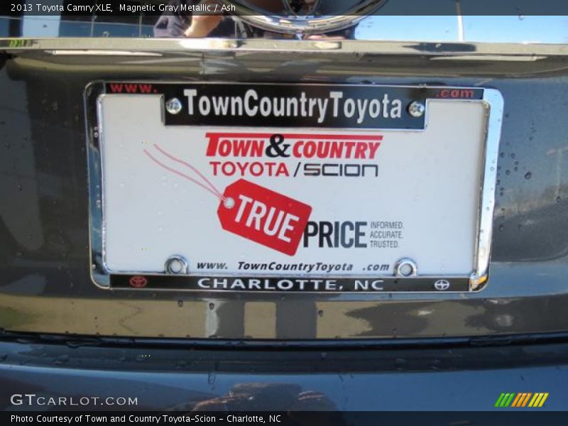 Magnetic Gray Metallic / Ash 2013 Toyota Camry XLE
