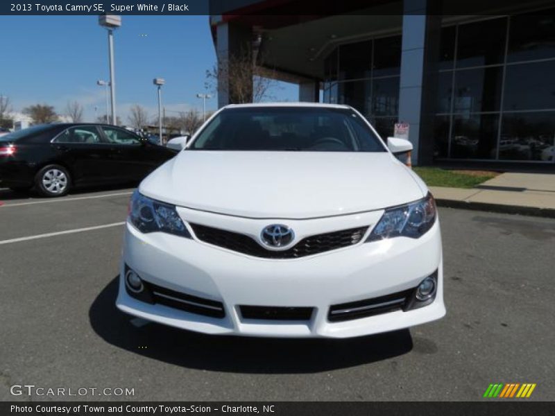 Super White / Black 2013 Toyota Camry SE