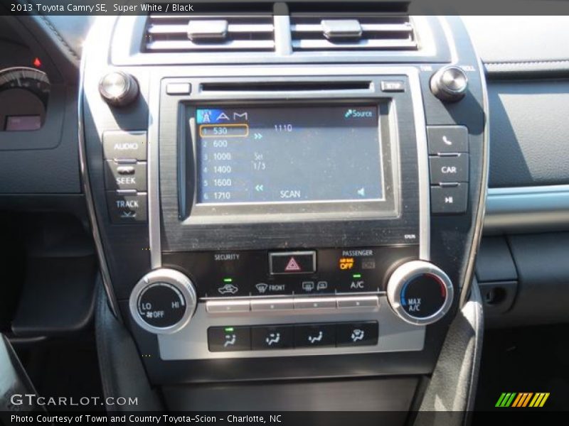Super White / Black 2013 Toyota Camry SE