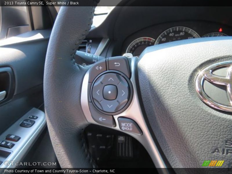 Super White / Black 2013 Toyota Camry SE