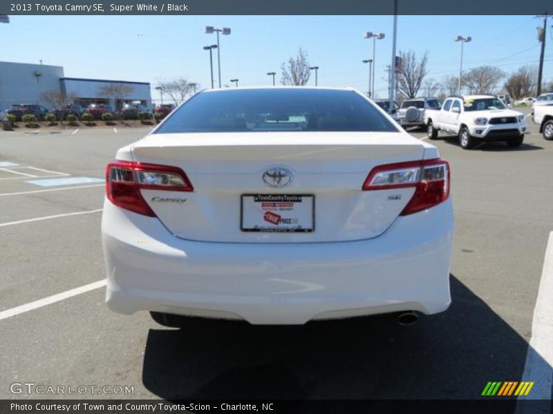 Super White / Black 2013 Toyota Camry SE