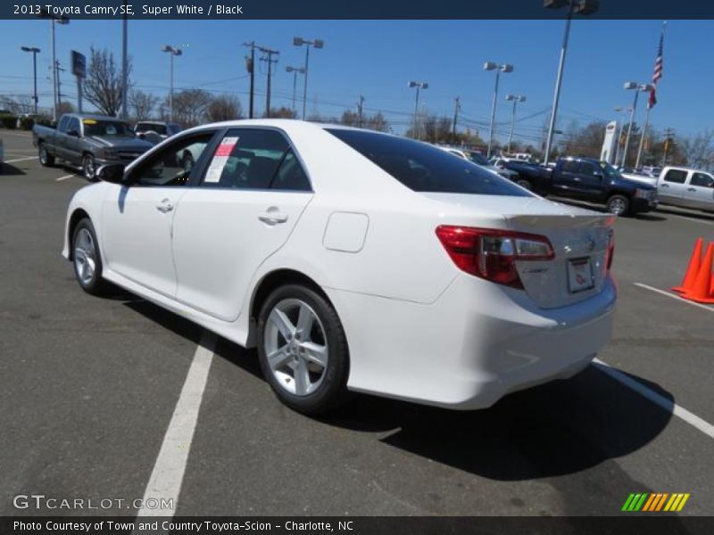 Super White / Black 2013 Toyota Camry SE