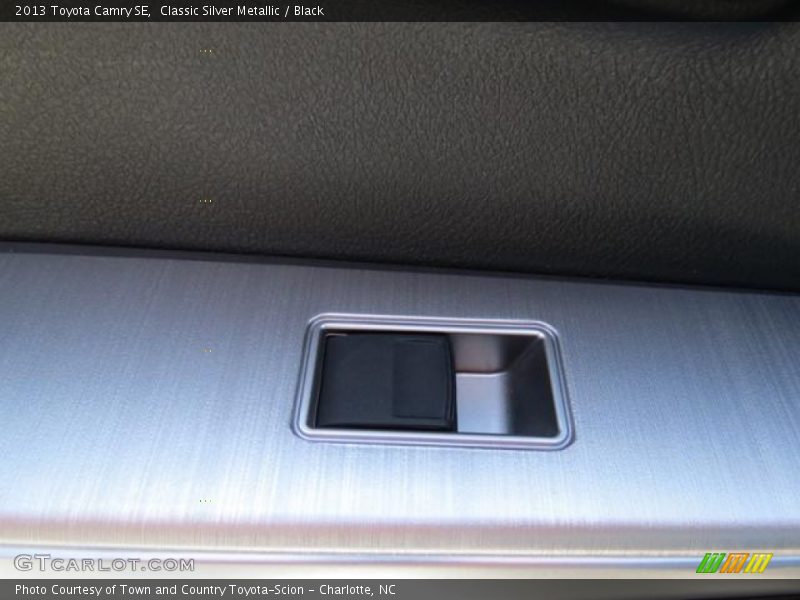 Classic Silver Metallic / Black 2013 Toyota Camry SE