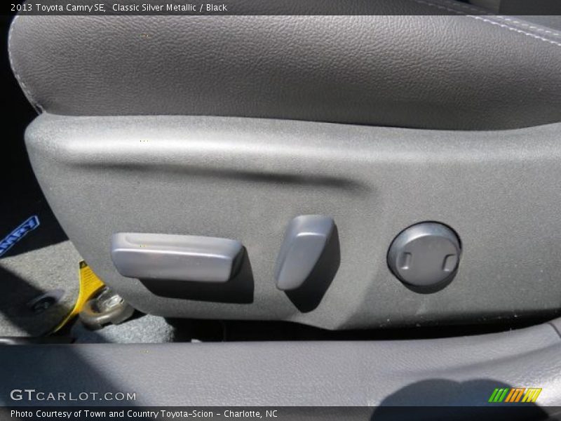 Classic Silver Metallic / Black 2013 Toyota Camry SE