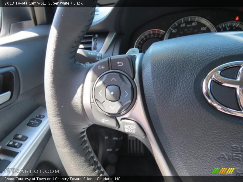 Super White / Black 2013 Toyota Camry SE