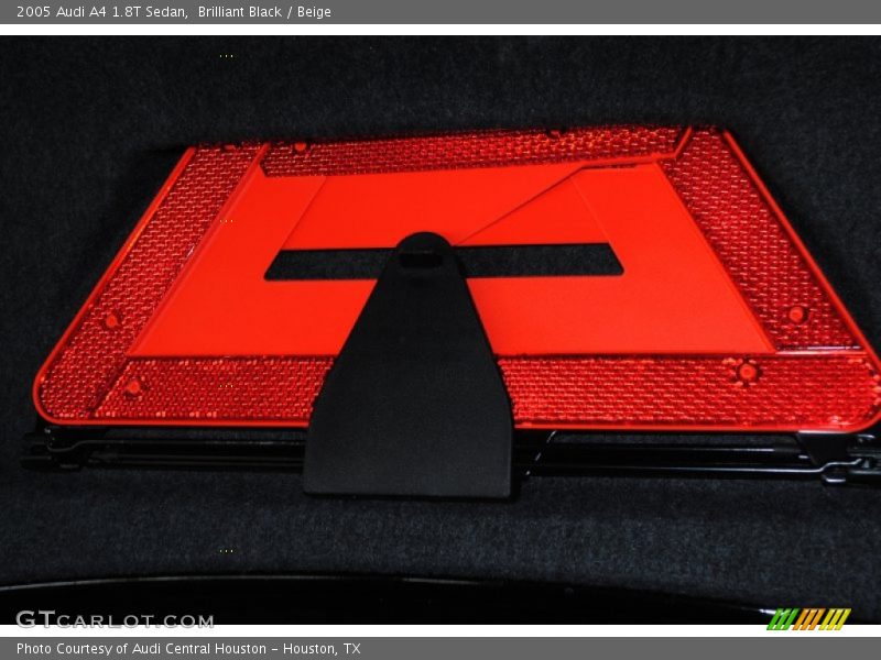 Brilliant Black / Beige 2005 Audi A4 1.8T Sedan