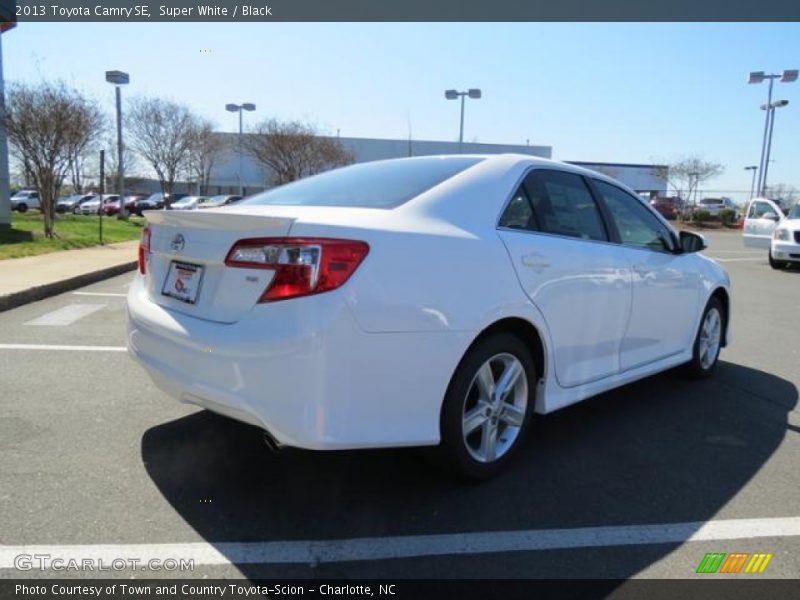 Super White / Black 2013 Toyota Camry SE