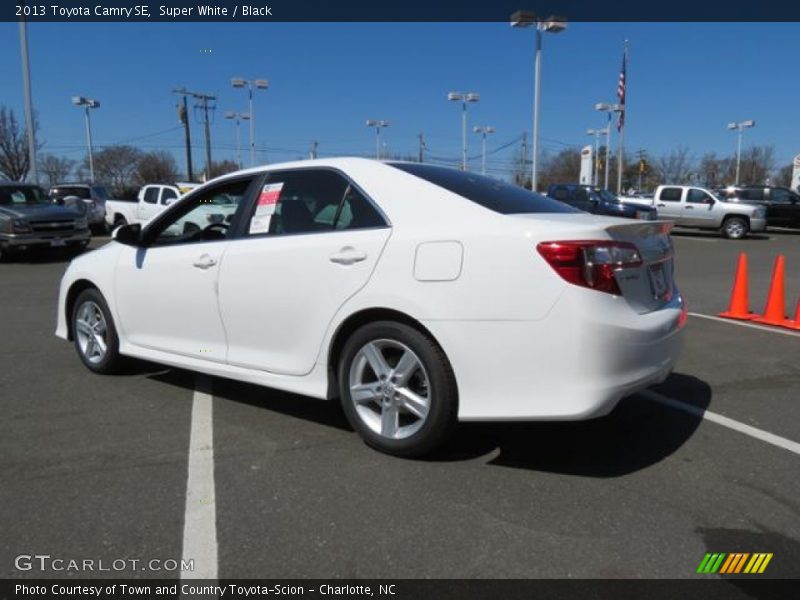 Super White / Black 2013 Toyota Camry SE