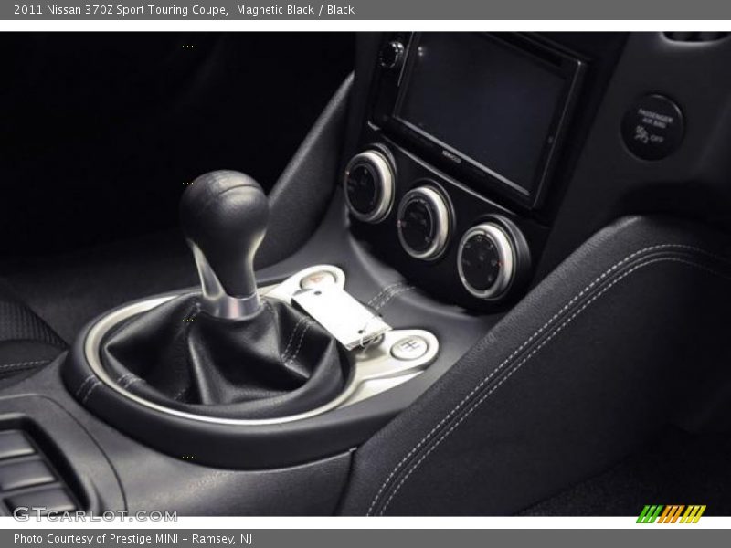 Magnetic Black / Black 2011 Nissan 370Z Sport Touring Coupe