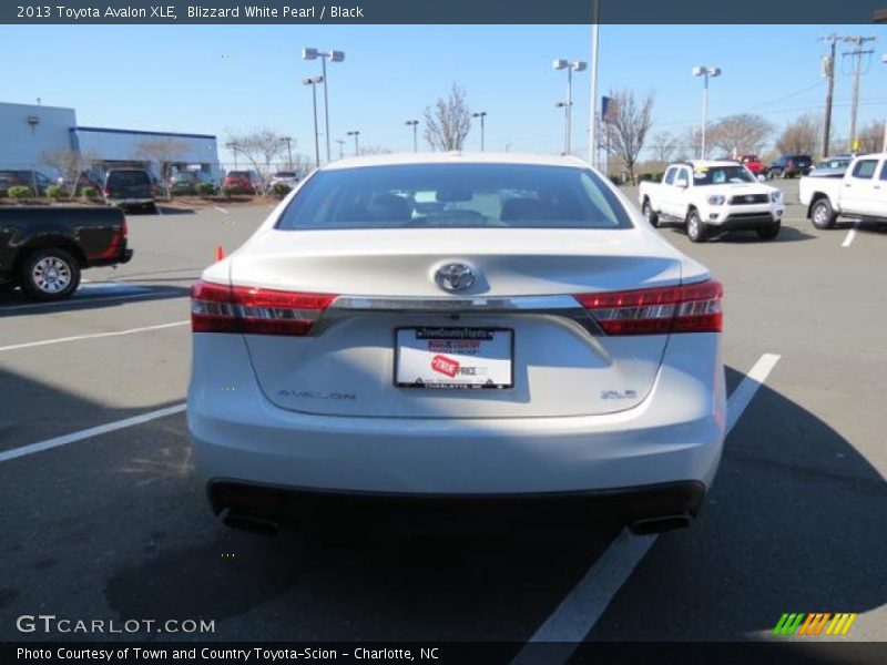 Blizzard White Pearl / Black 2013 Toyota Avalon XLE