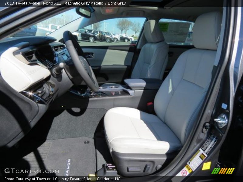 Magnetic Gray Metallic / Light Gray 2013 Toyota Avalon Hybrid XLE