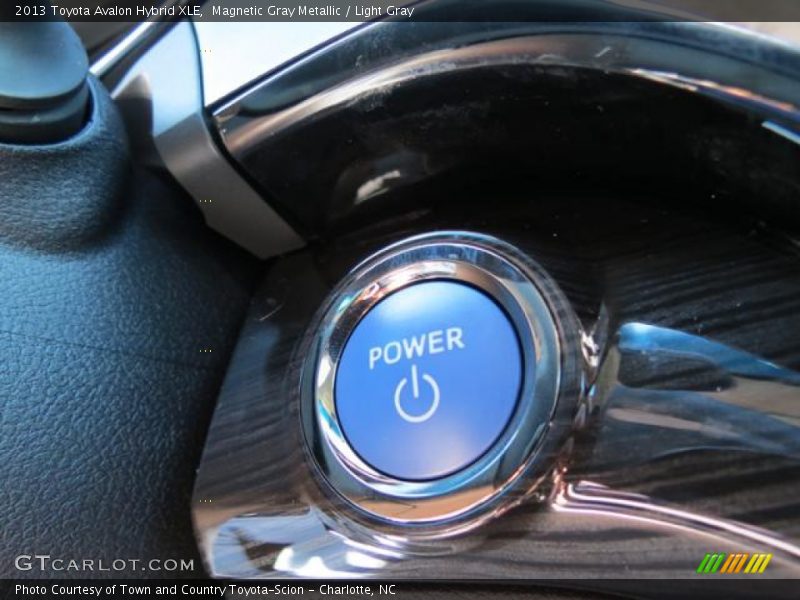 Magnetic Gray Metallic / Light Gray 2013 Toyota Avalon Hybrid XLE